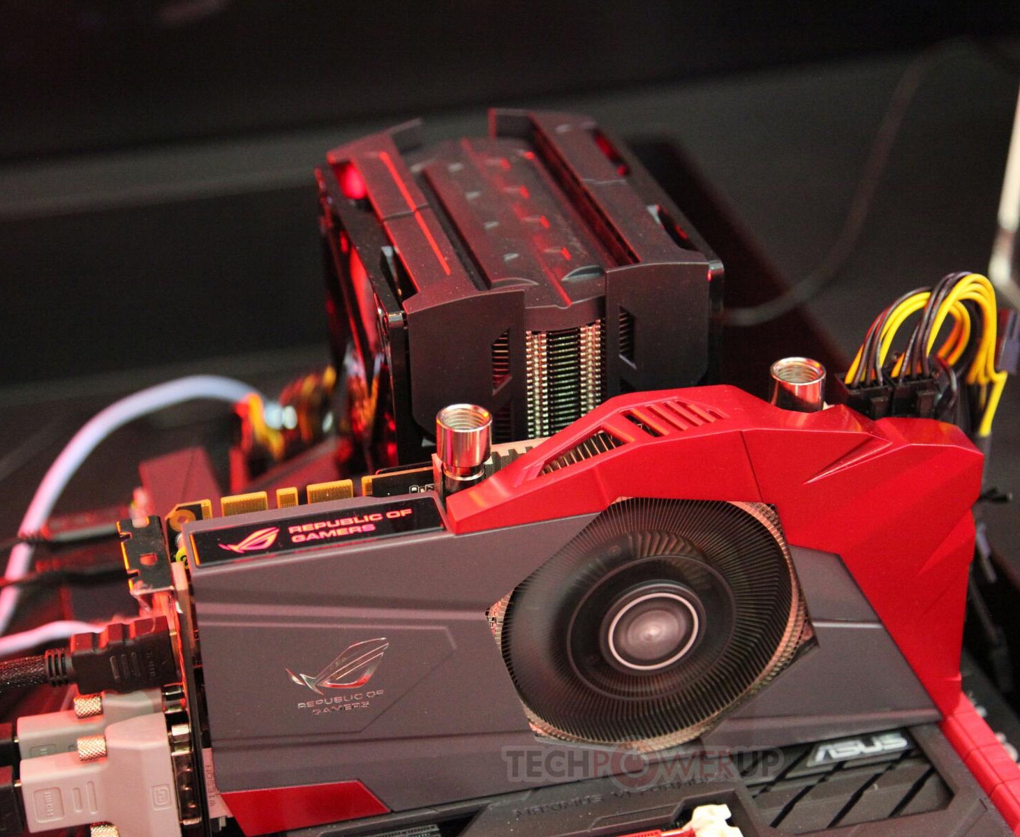 ASUS ROG GTX 770 Poseidon 01